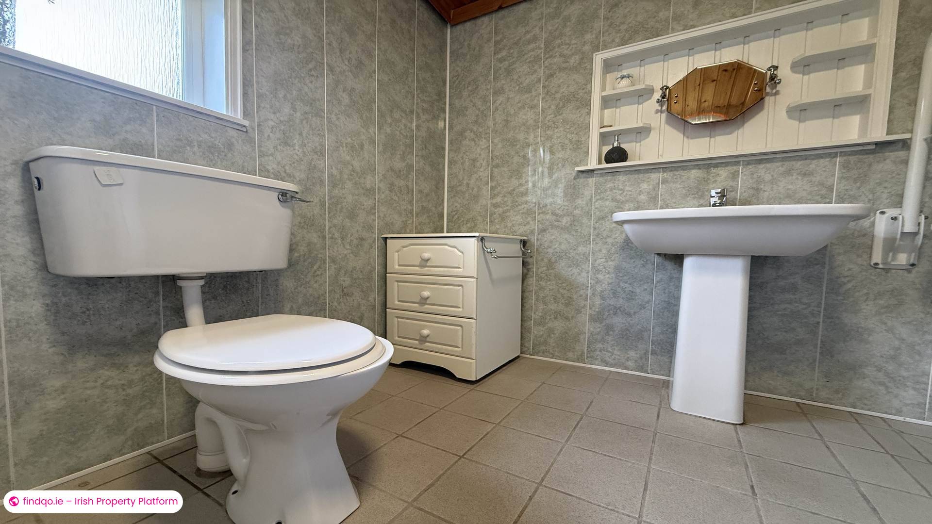 Detached house for Sale in Burtonport, Donegal