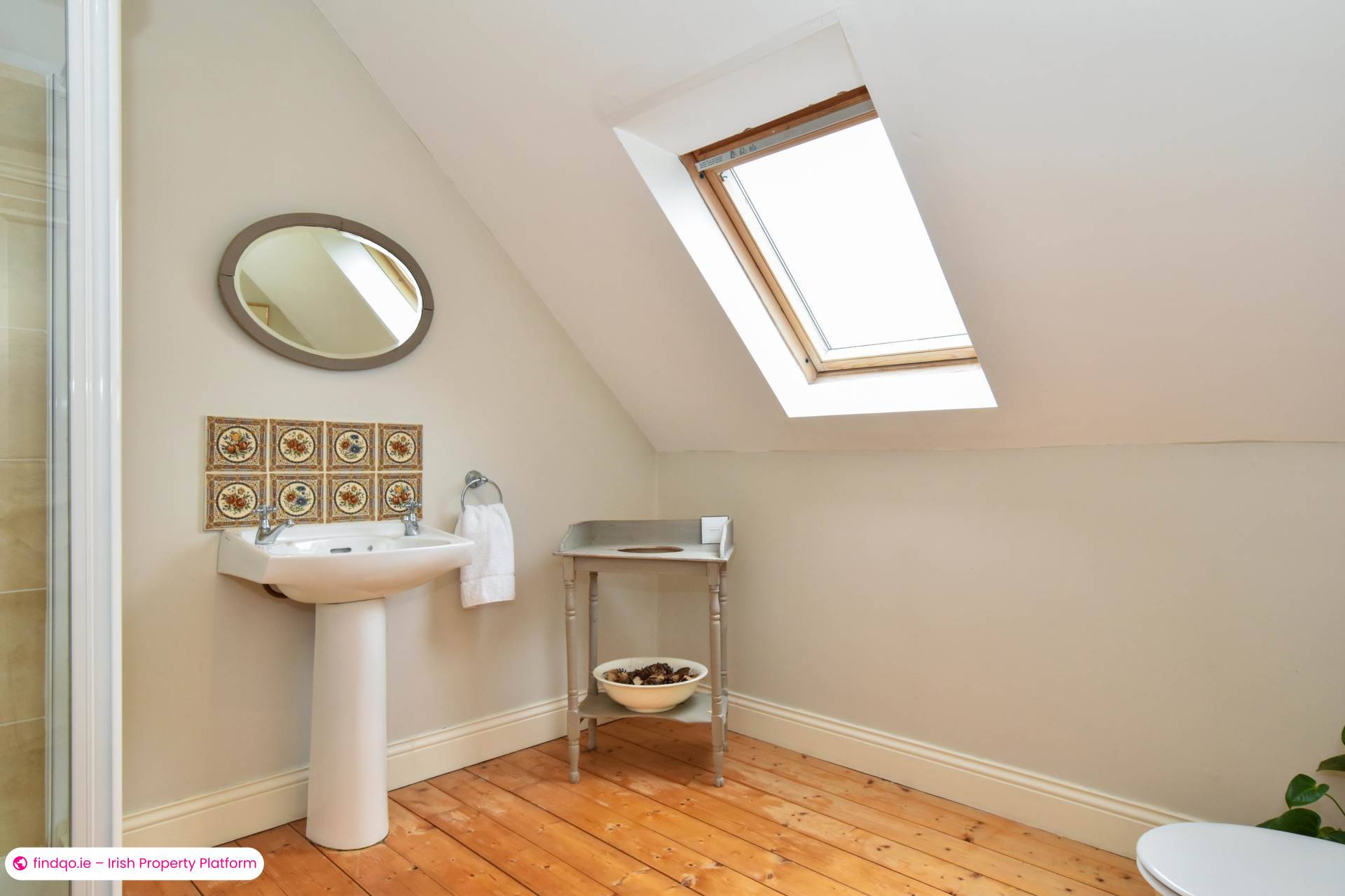 Detached house for Sale in Oughterard, Galway, H91 RF2H