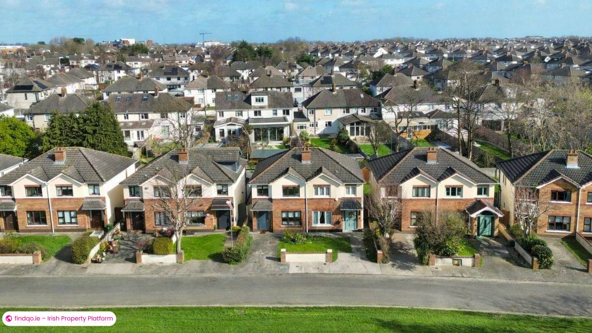 Semi-detached house for Sale in Beaumont, Dublin 9