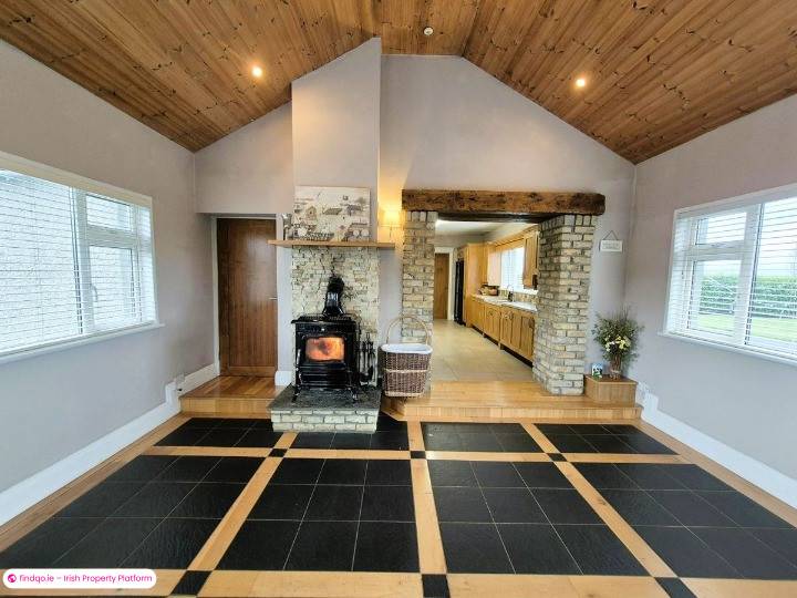 Bungalow for Sale in Rhode, Offaly