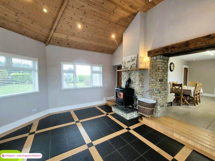 Bungalow for Sale in Rhode, Offaly