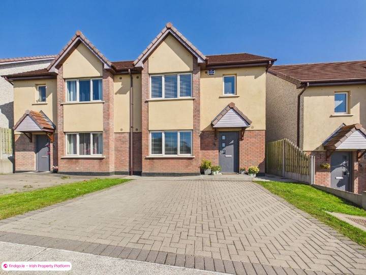 Semi-detached house for Sale in Slieverue, Kilkenny