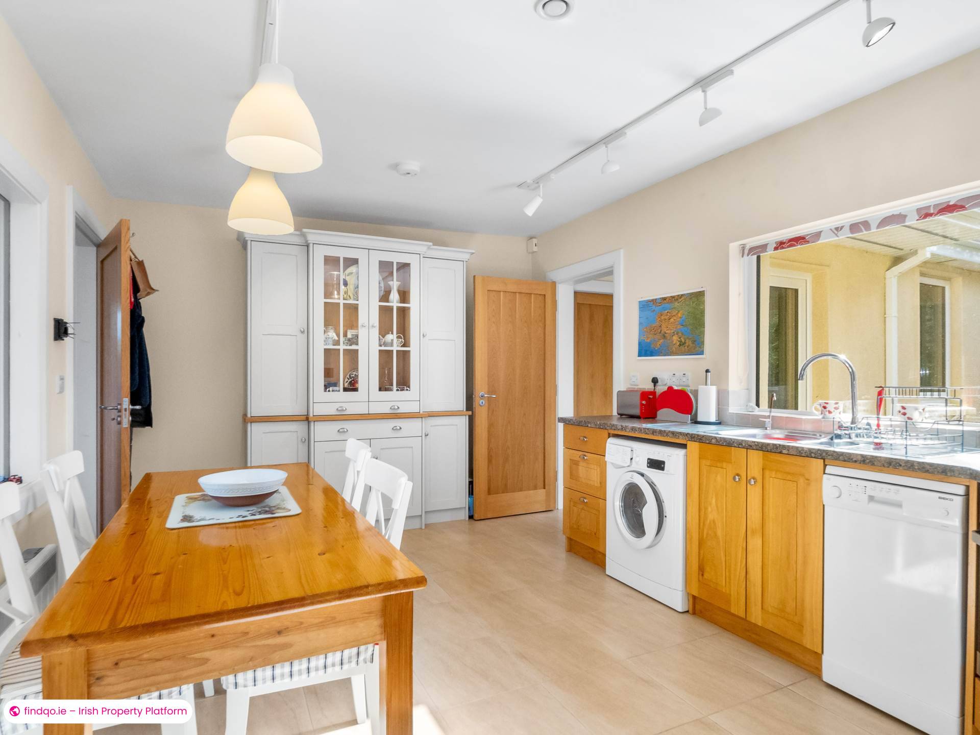 Detached house for Sale in Oughterard, Galway, H91 N6KN