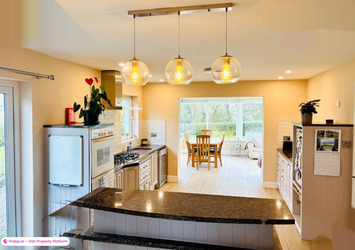 Detached house for Sale in Fenit, Kerry