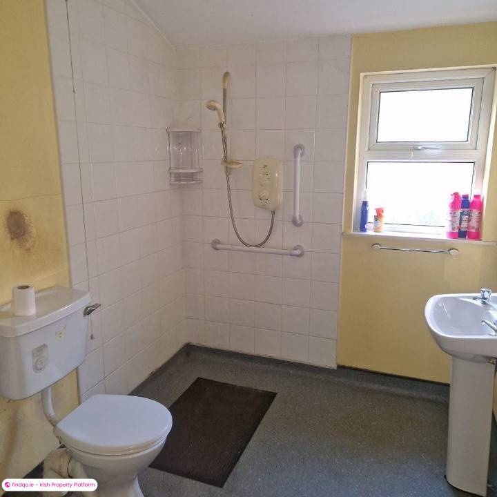 Detached house for Sale in Bantry, Cork