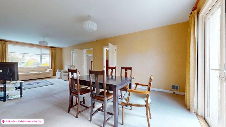 Semi-detached house for Sale in Sutton, Dublin 13