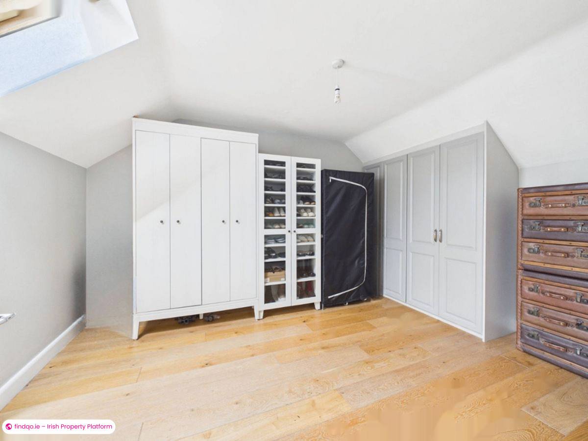 End of terrace house for Sale in Lucan, Dublin (County)