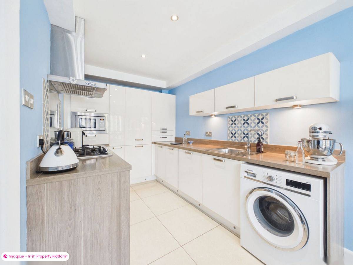 End of terrace house for Sale in Lucan, Dublin (County)