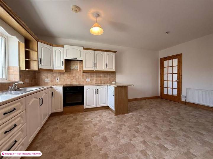 Semi-detached house for Sale in Ballaghaderreen, Roscommon