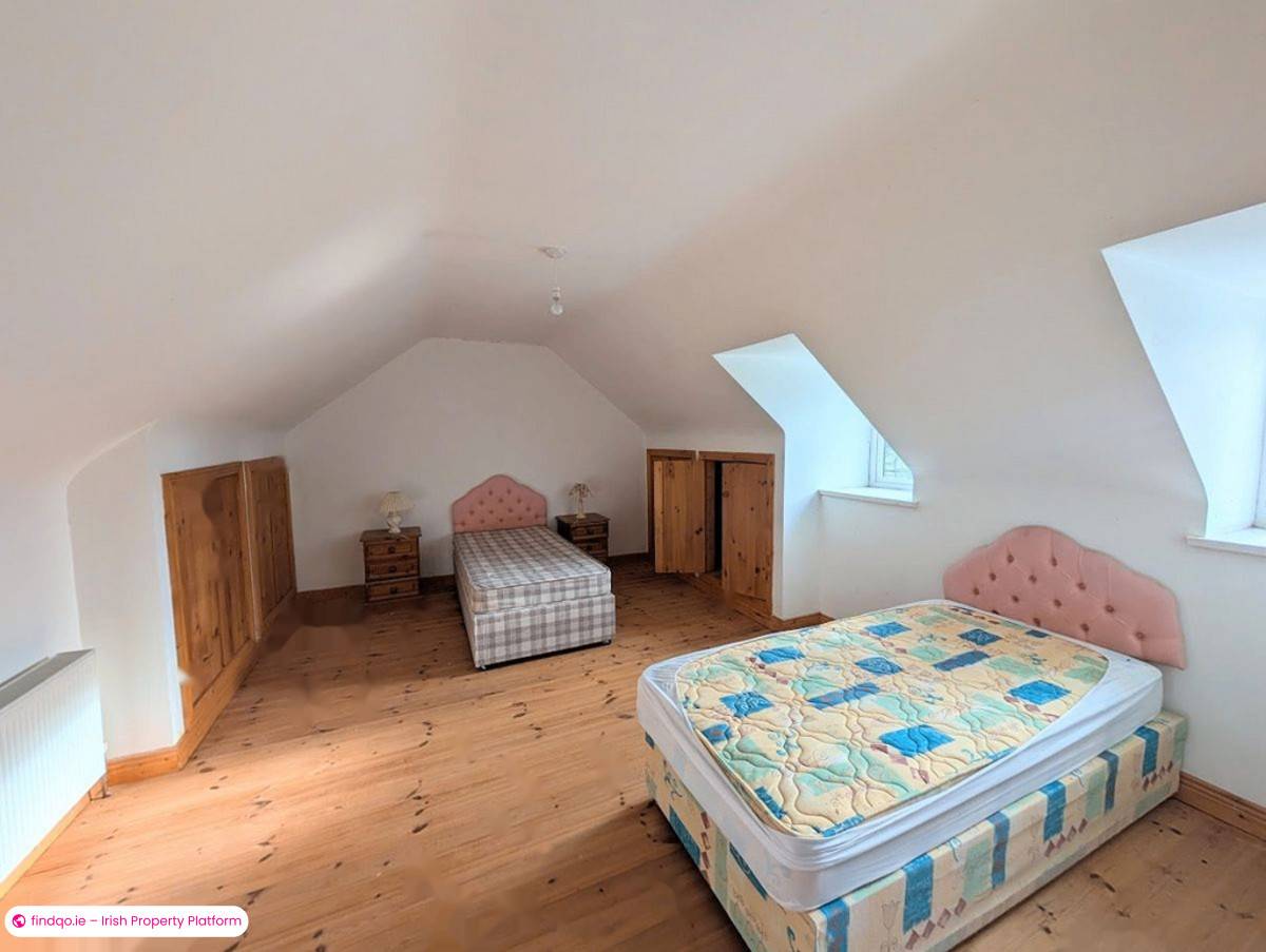 Semi-detached house for Sale in Nenagh, Tipperary