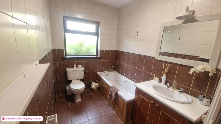 Detached house for Sale in Castlerea, Roscommon