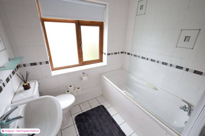 End of terrace house for Sale in Carrigaline, Cork