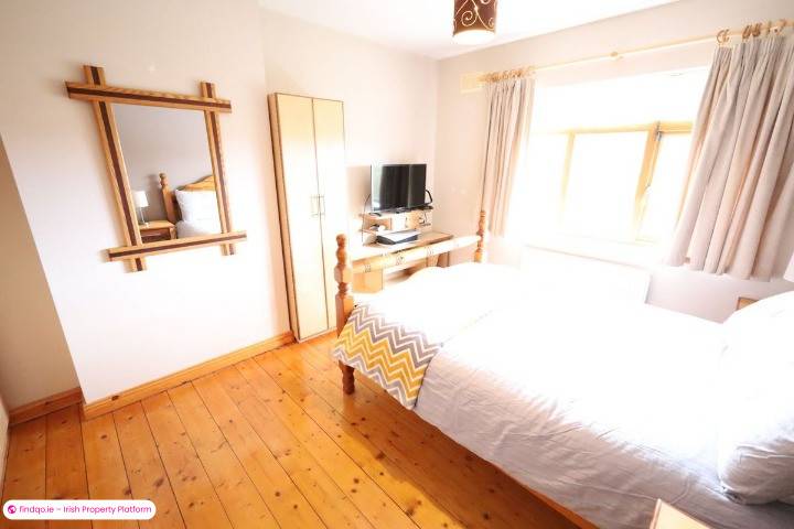 End of terrace house for Sale in Carrigaline, Cork