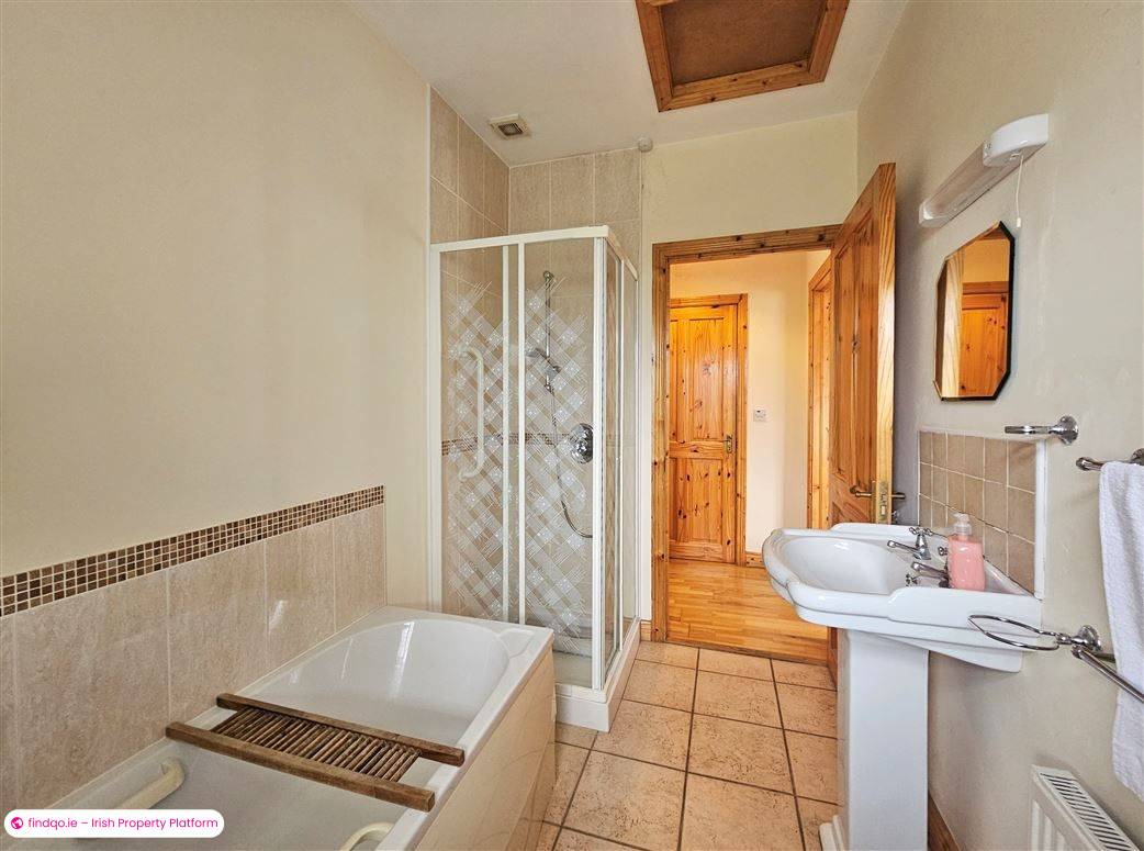 Detached house for Sale in Kilcullen, Kildare