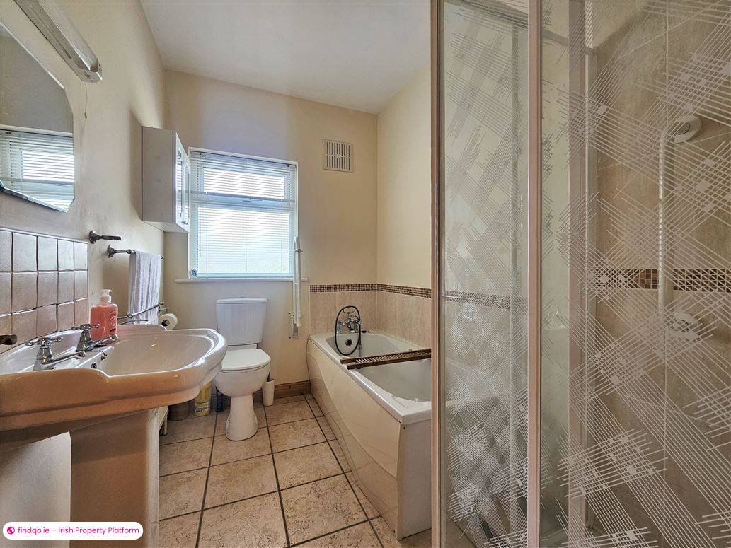 Detached house for Sale in Kilcullen, Kildare