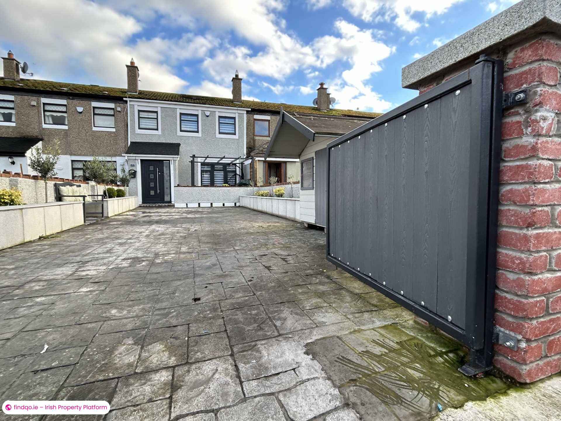 Semi-detached house for Sale in Dublin 17