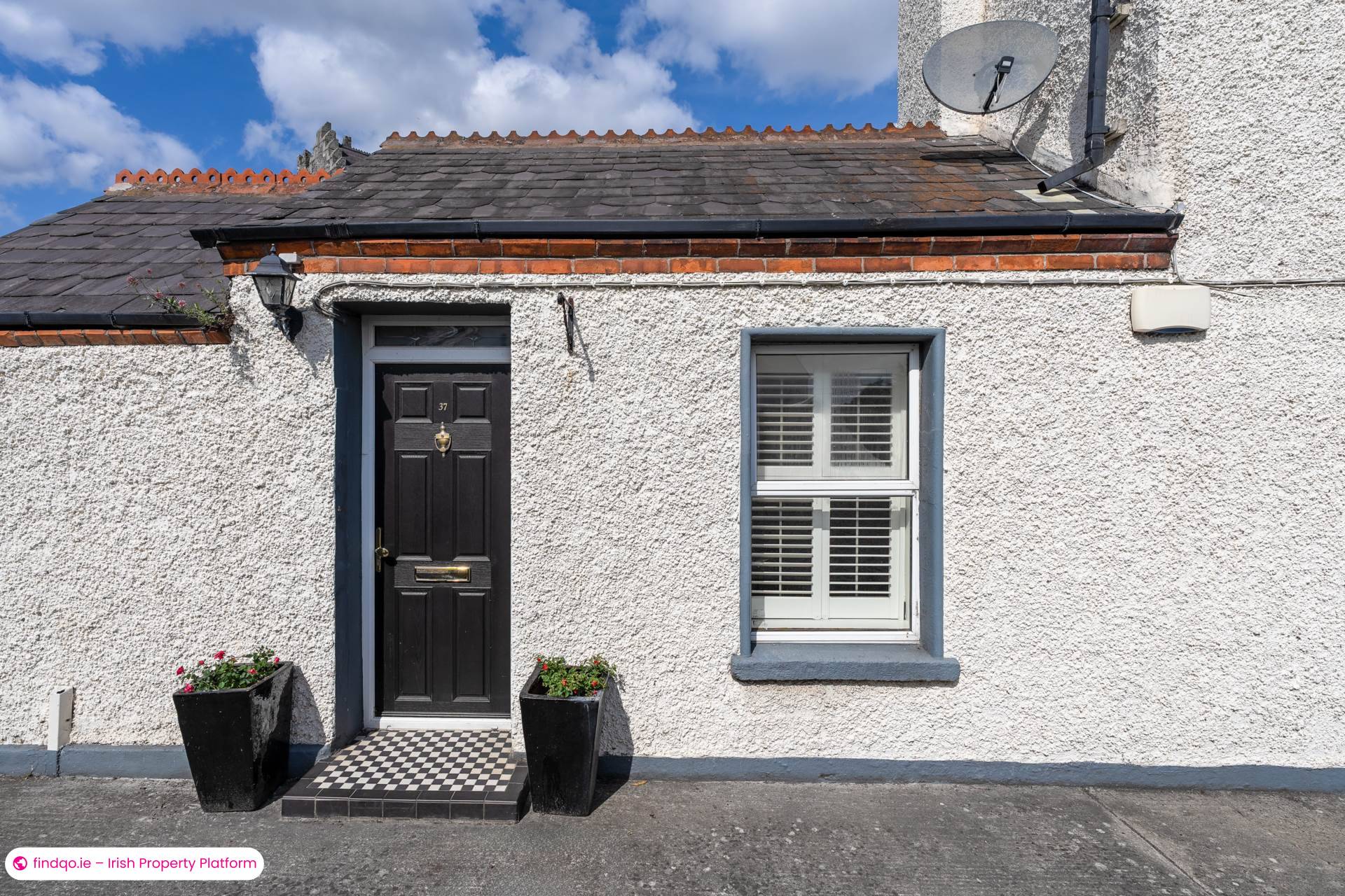Semi-detached house for Sale in 37 Bath Street, Dublin 4
