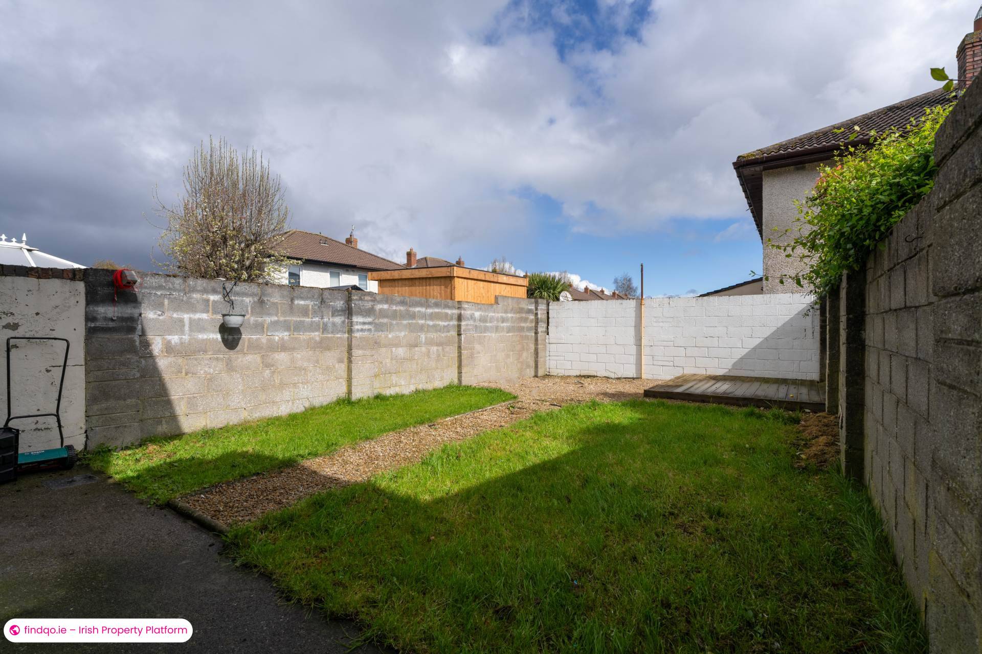 Semi-detached house for Sale in Dublin 22