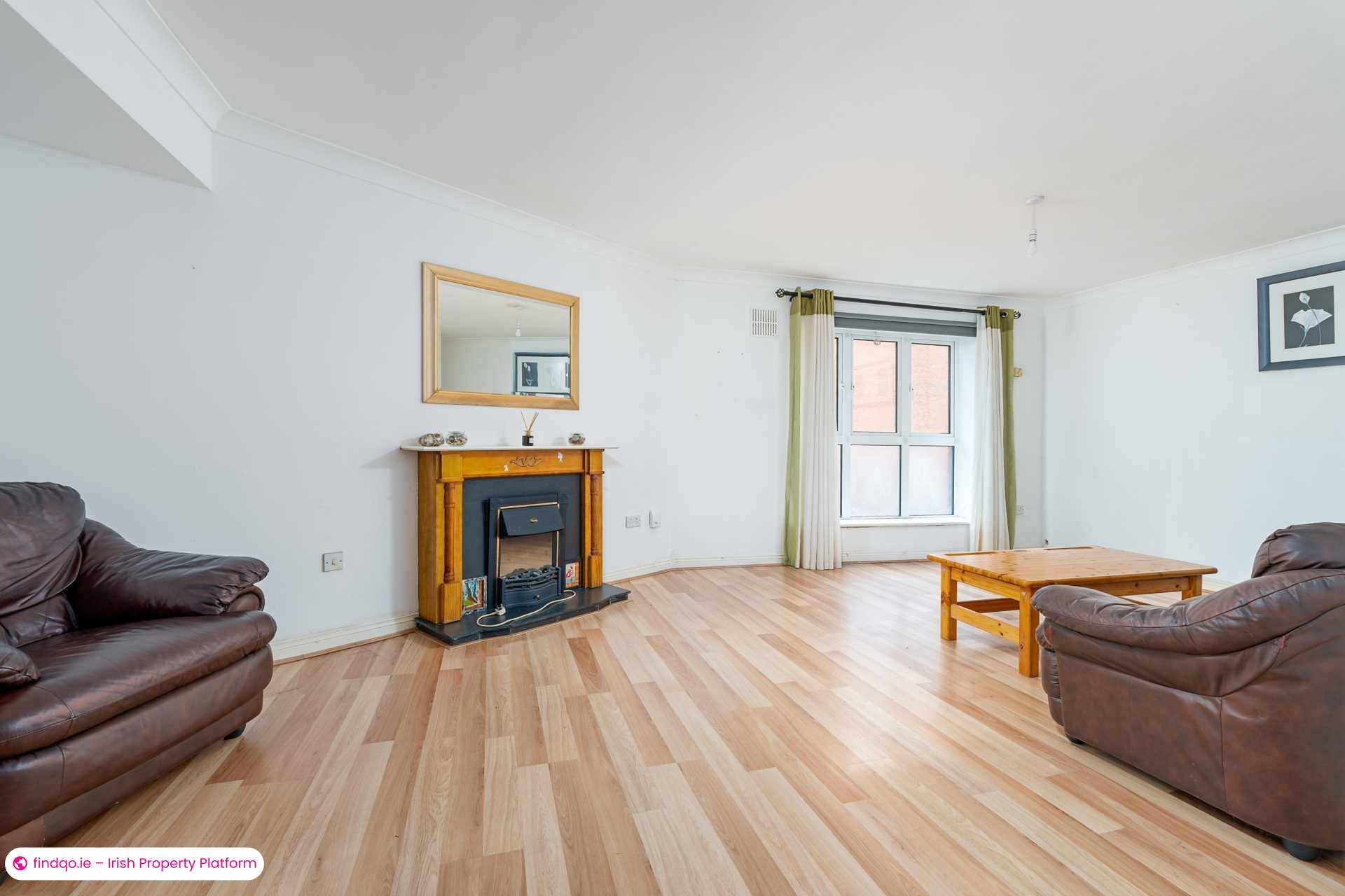 Apartment for Sale in 79 Stewart Hall