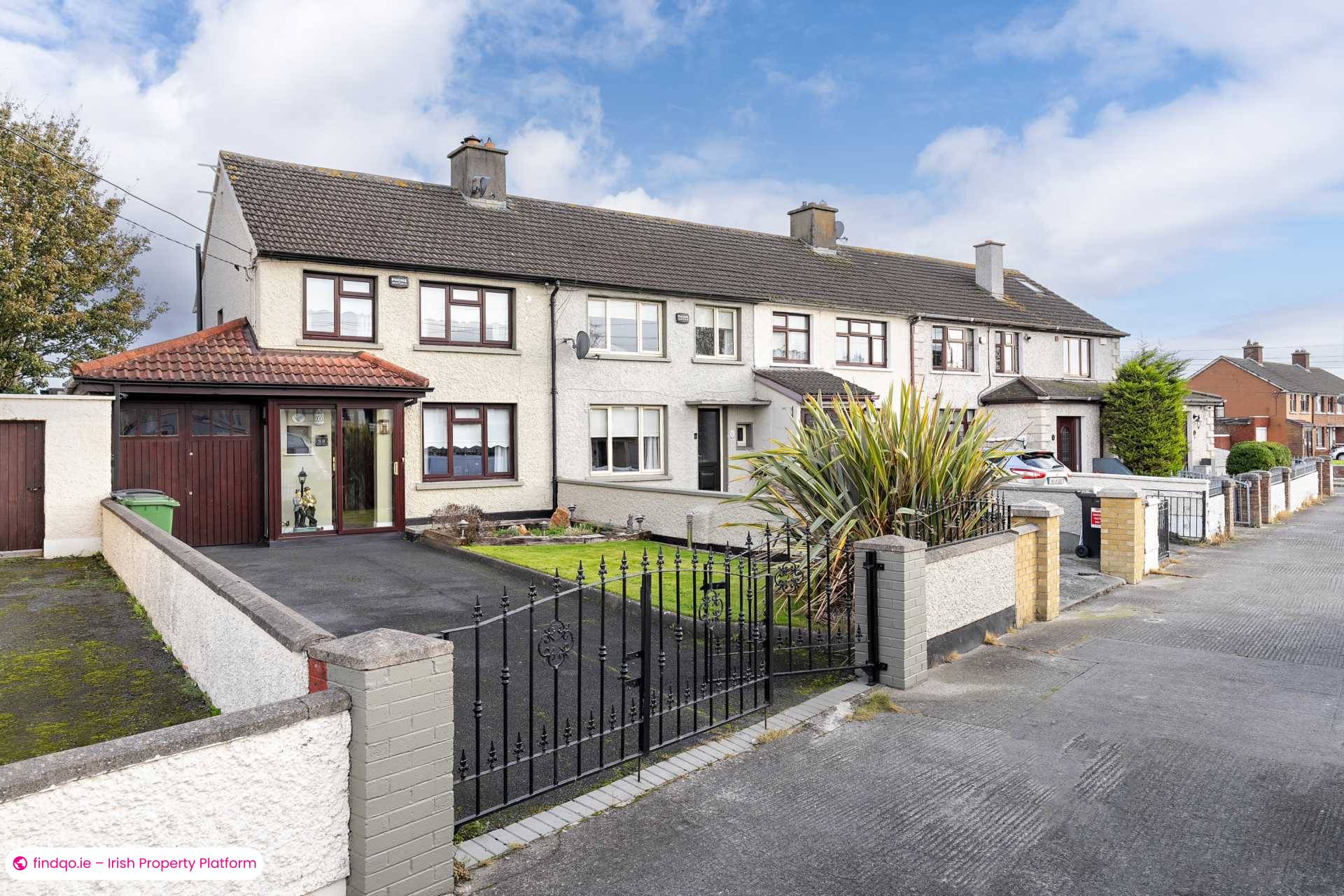 Semi-detached house for Sale in Dublin 10