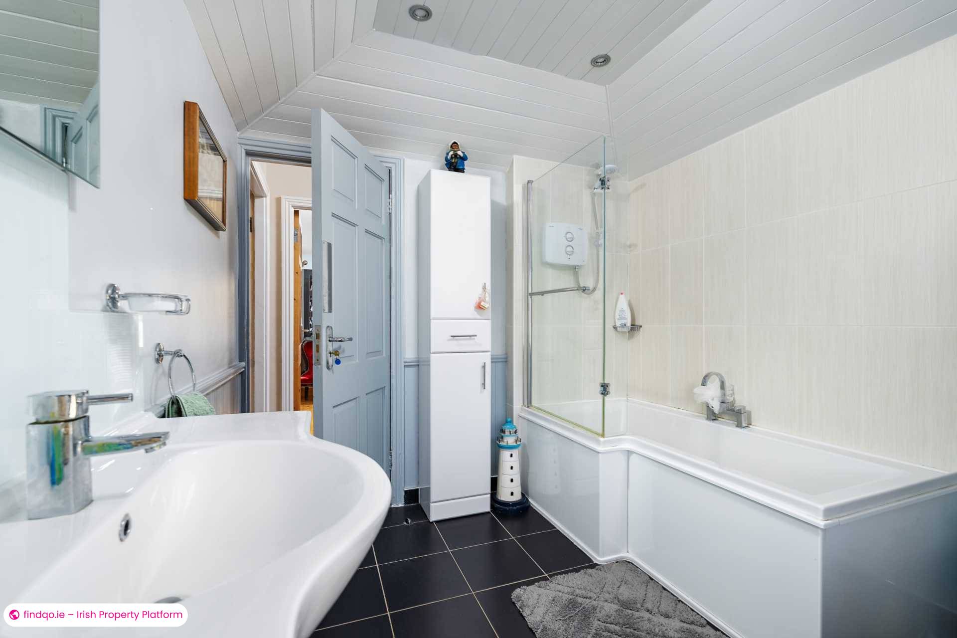 Semi-detached house for Sale in Dublin 10