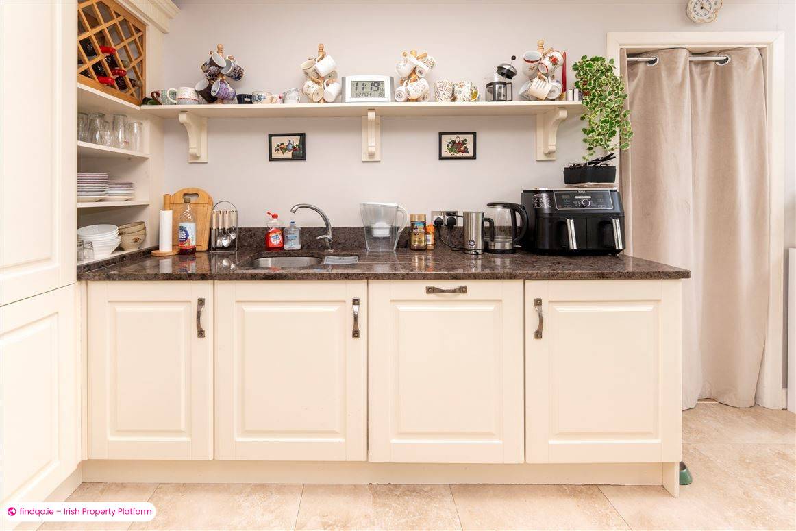 Semi-detached house for Sale in Limerick City Centre, Limerick