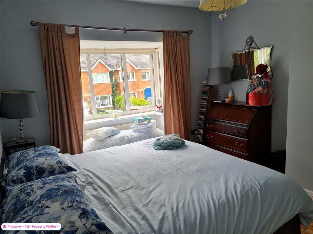 Semi-detached house for Sale in Lucan, Dublin (County)