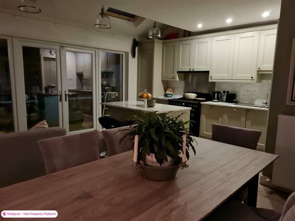 Semi-detached house for Sale in Lucan, Dublin (County)