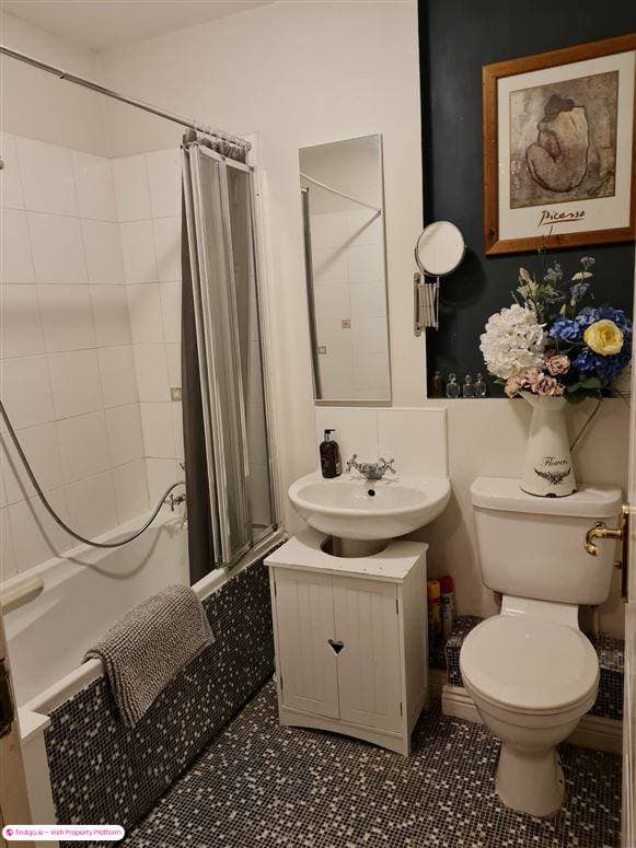 Semi-detached house for Sale in Lucan, Dublin (County)