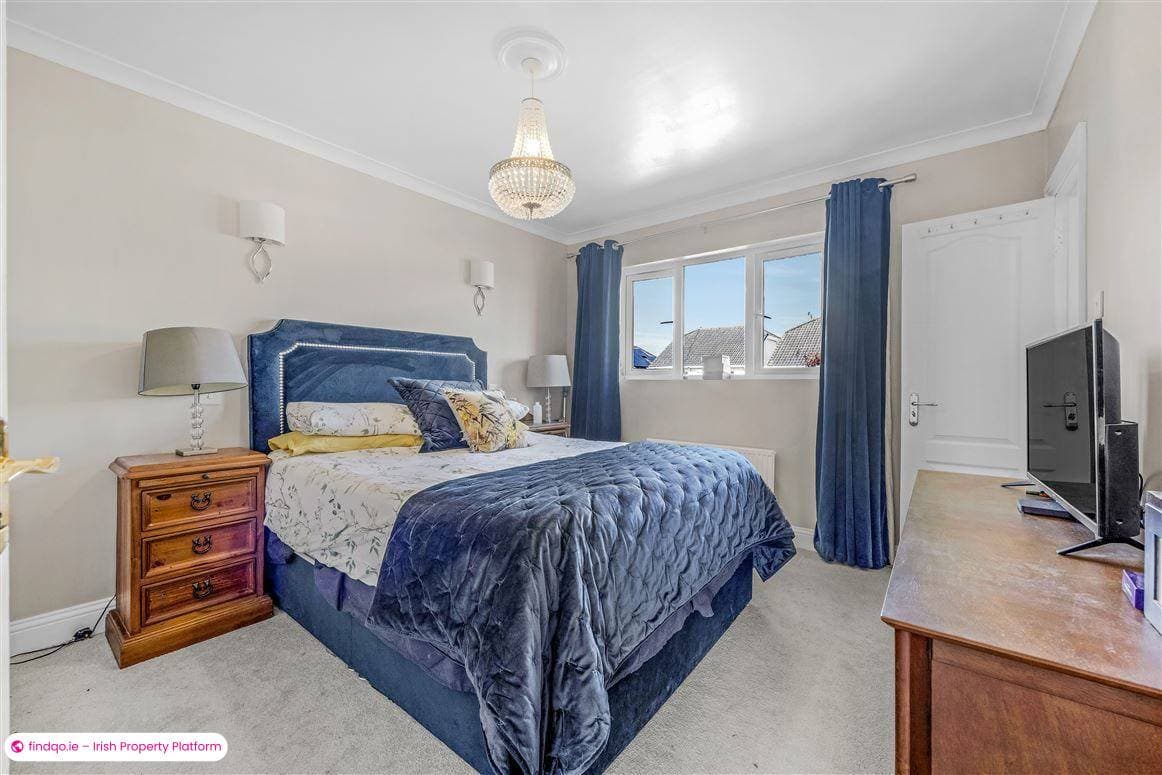 Semi-detached house for Sale in Lucan, Dublin (County)