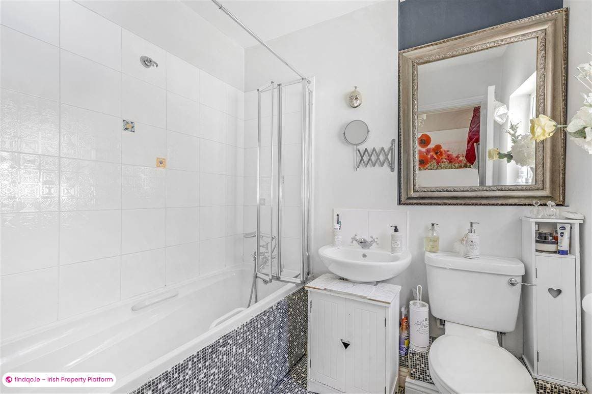 Semi-detached house for Sale in Lucan, Dublin (County)