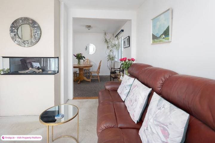 Detached house for Sale in Garryvoe, Cork