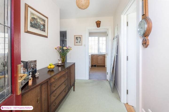 Detached house for Sale in Garryvoe, Cork