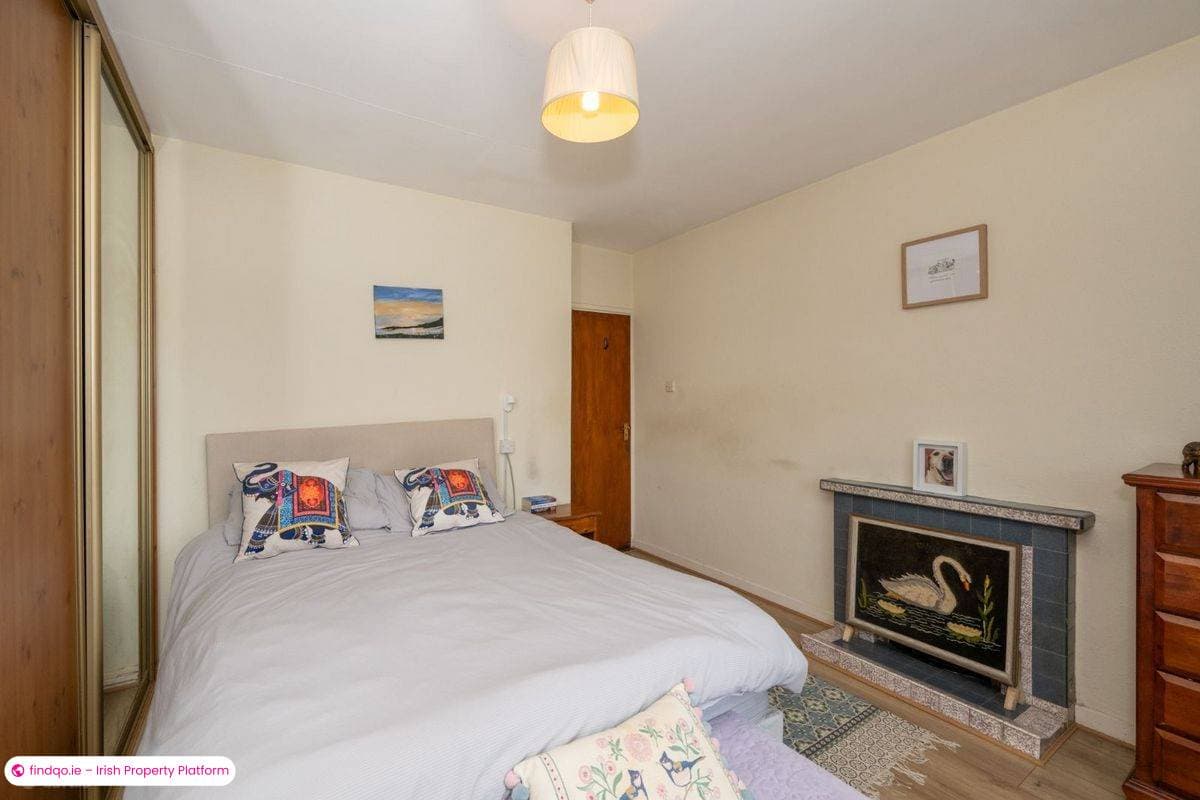 Detached house for Sale in The Lough, Cork