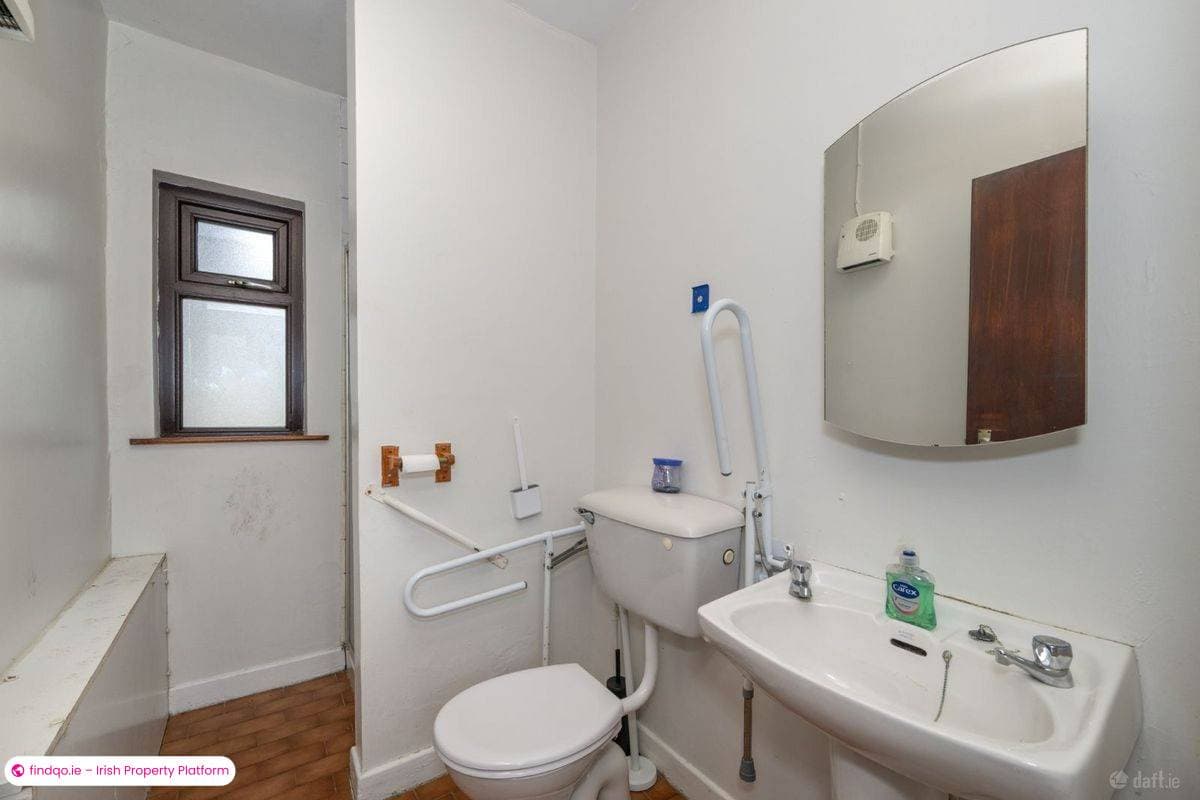 Detached house for Sale in The Lough, Cork