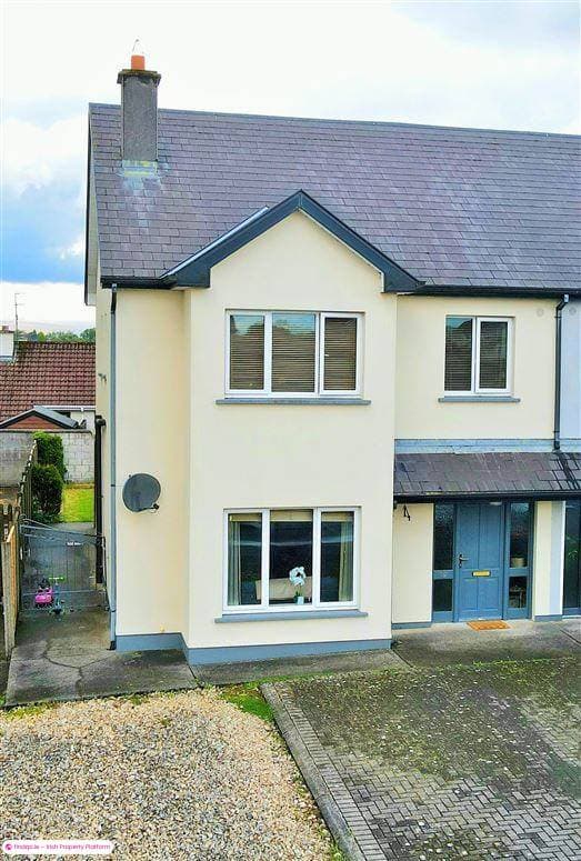 Semi-detached house for Sale in Charlestown, Mayo