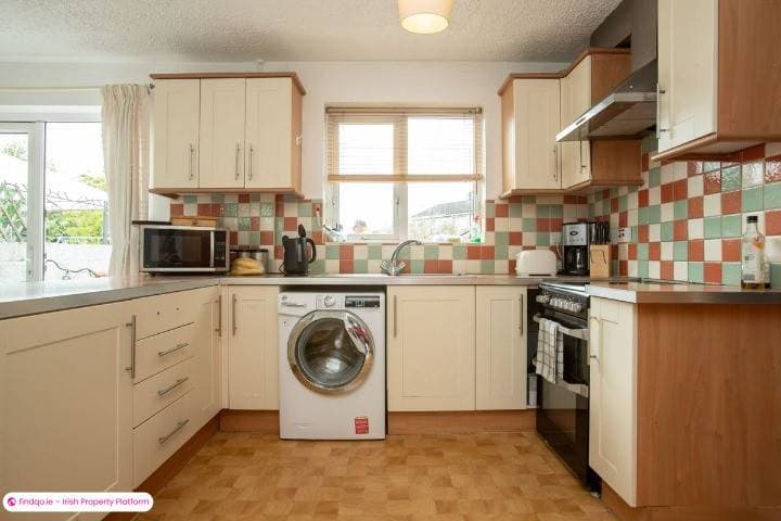 Semi-detached house for Sale in Dundalk, Louth