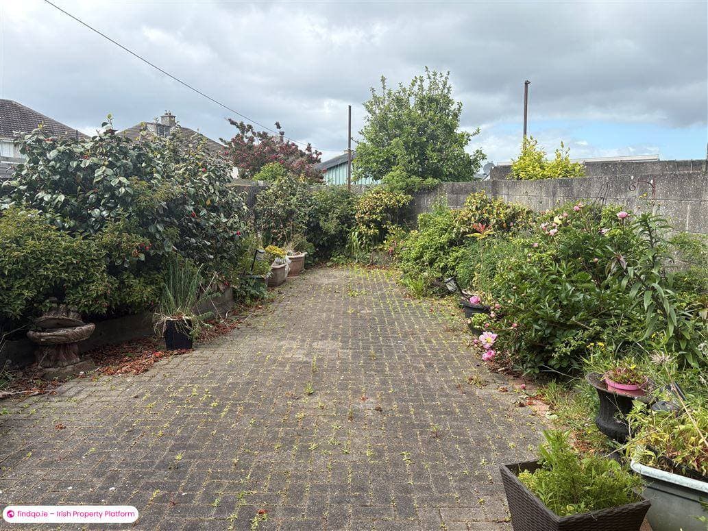 Semi-detached house for Sale in Beaumont, Dublin 9