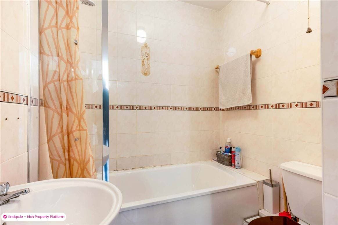 Terraced house for Sale in Blackrock, Louth
