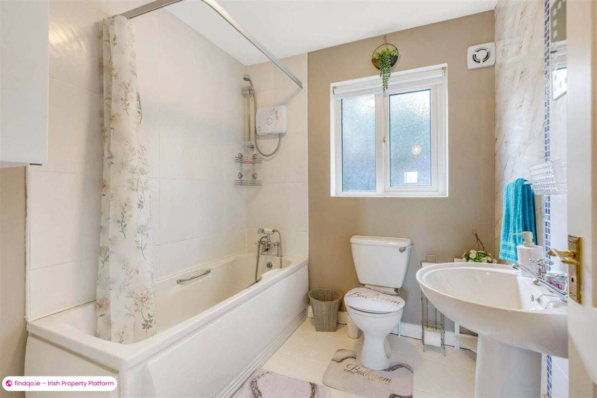 Semi-detached house for Sale in Carlingford, Louth
