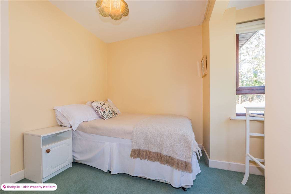 Detached house for Sale in Schull, Cork