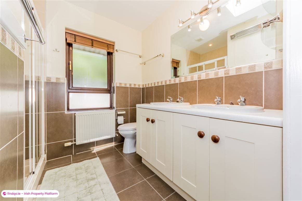Detached house for Sale in Schull, Cork