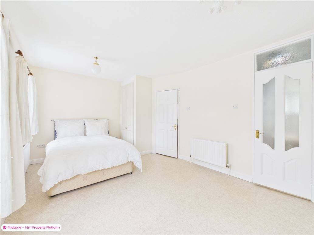 Semi-detached house for Sale in Lucan, Dublin (County)