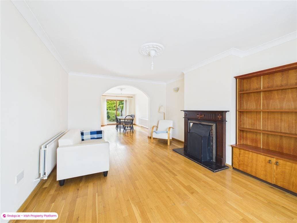 Semi-detached house for Sale in Lucan, Dublin (County)