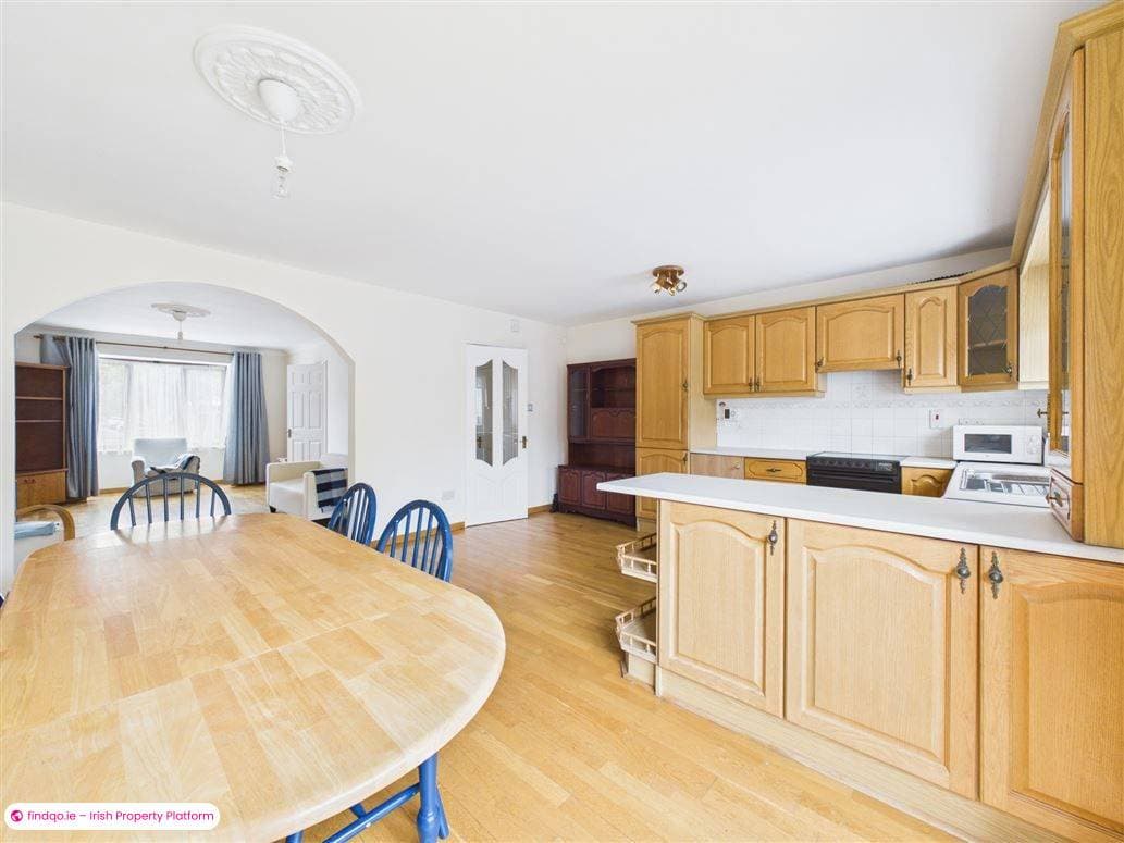 Semi-detached house for Sale in Lucan, Dublin (County)