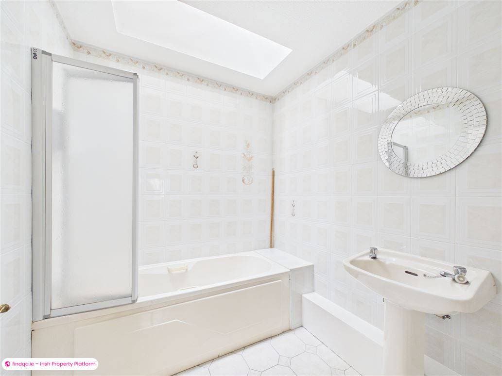 Semi-detached house for Sale in Lucan, Dublin (County)