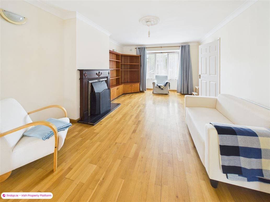 Semi-detached house for Sale in Lucan, Dublin (County)