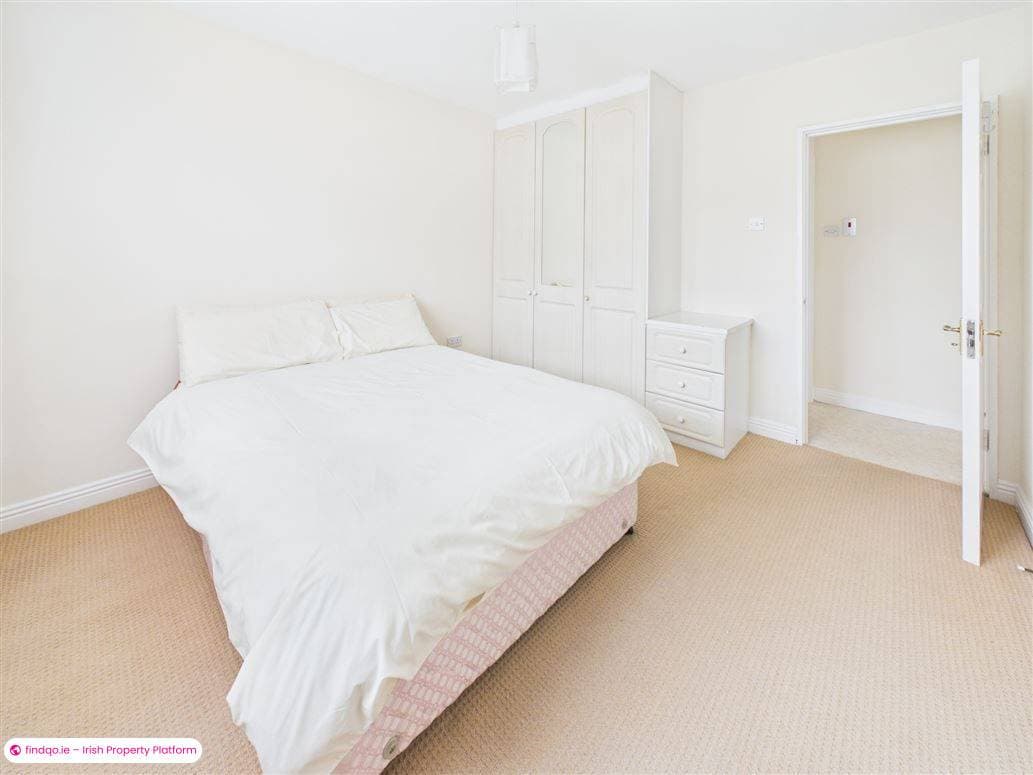 Semi-detached house for Sale in Lucan, Dublin (County)