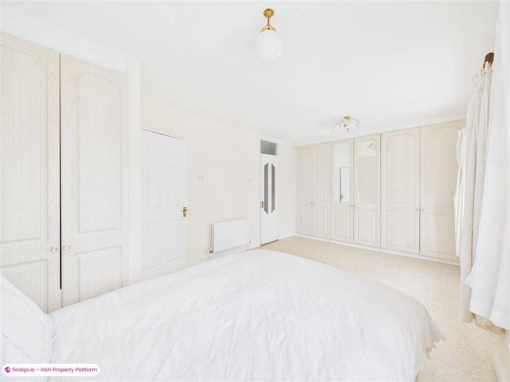 Semi-detached house for Sale in Lucan, Dublin (County)