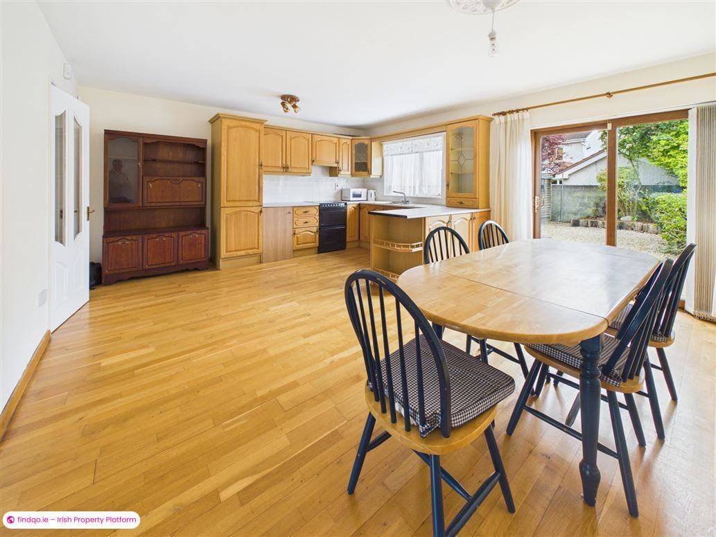Semi-detached house for Sale in Lucan, Dublin (County)